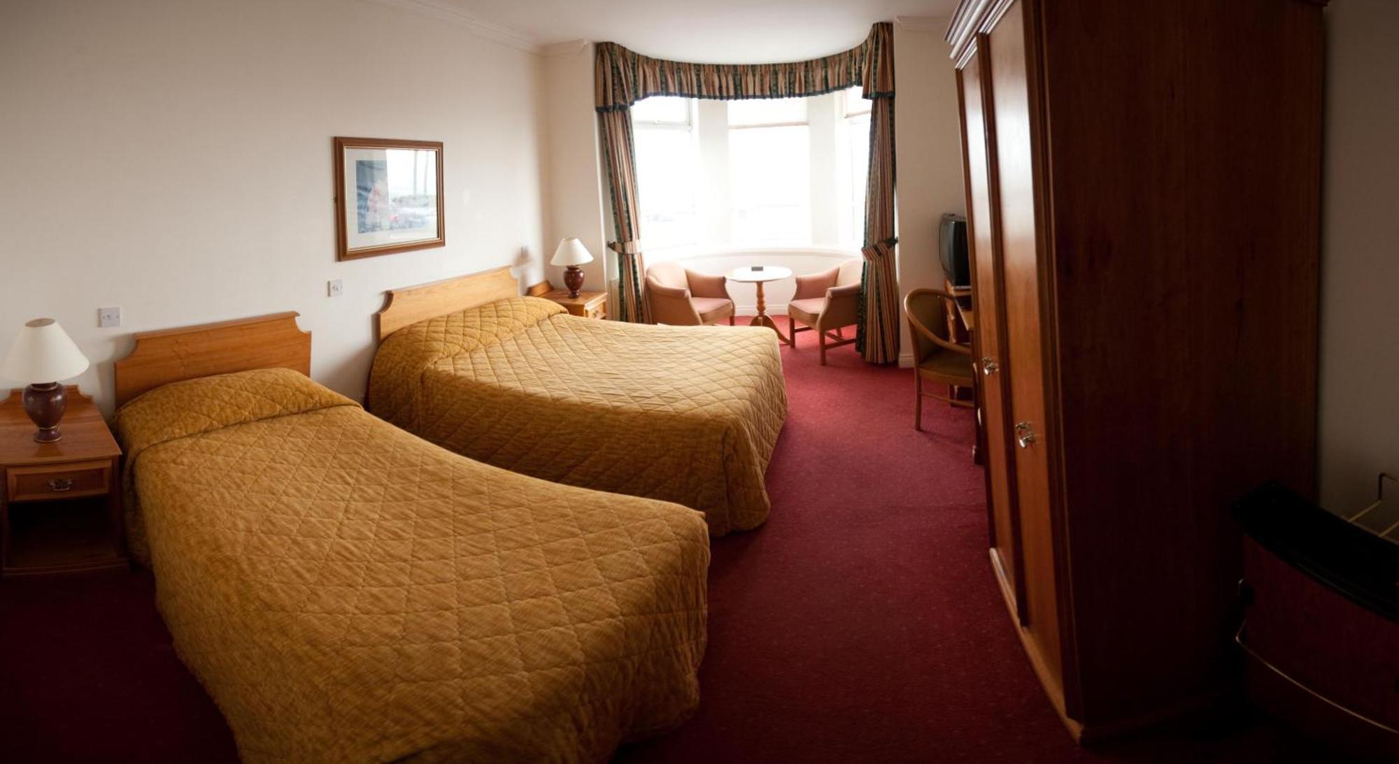 White Sands Hotel Портмарнък Екстериор снимка