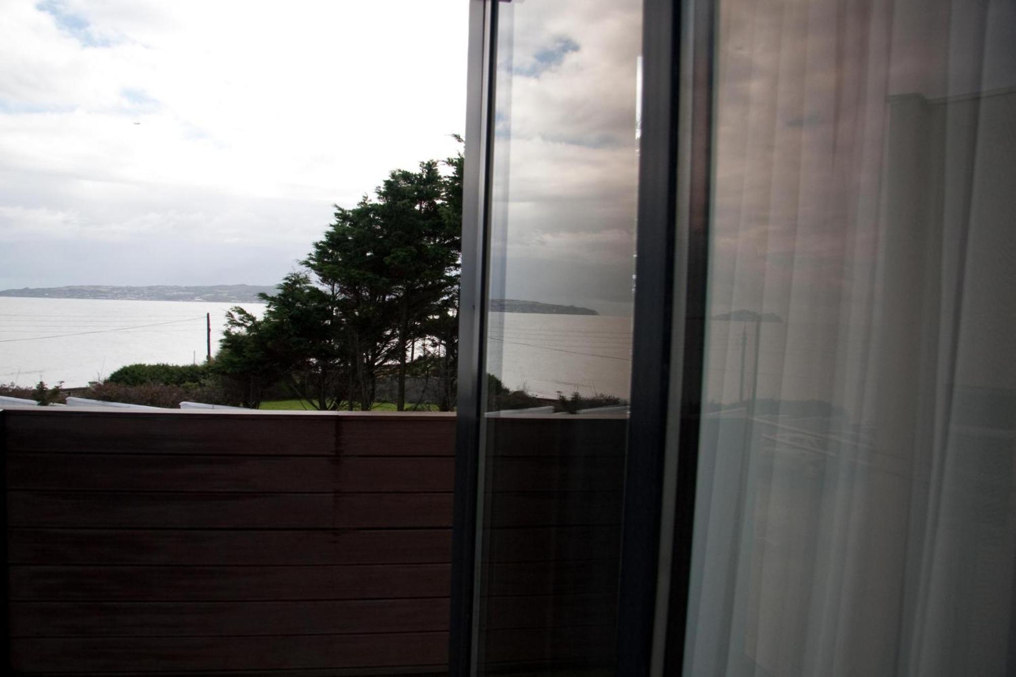 White Sands Hotel Портмарнък Екстериор снимка